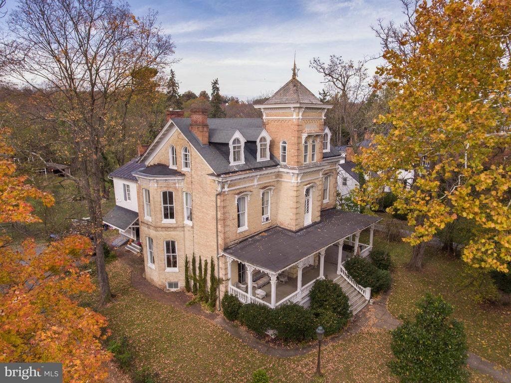 1885 Queen Anne In Winchester Virginia Captivating Houses