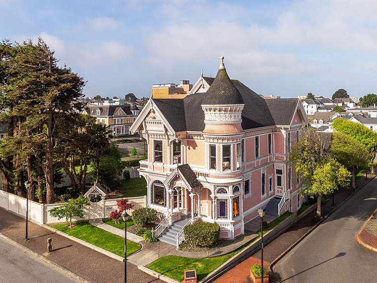 1889 Victorian Mansion For Sale In Eureka California — Captivating Houses