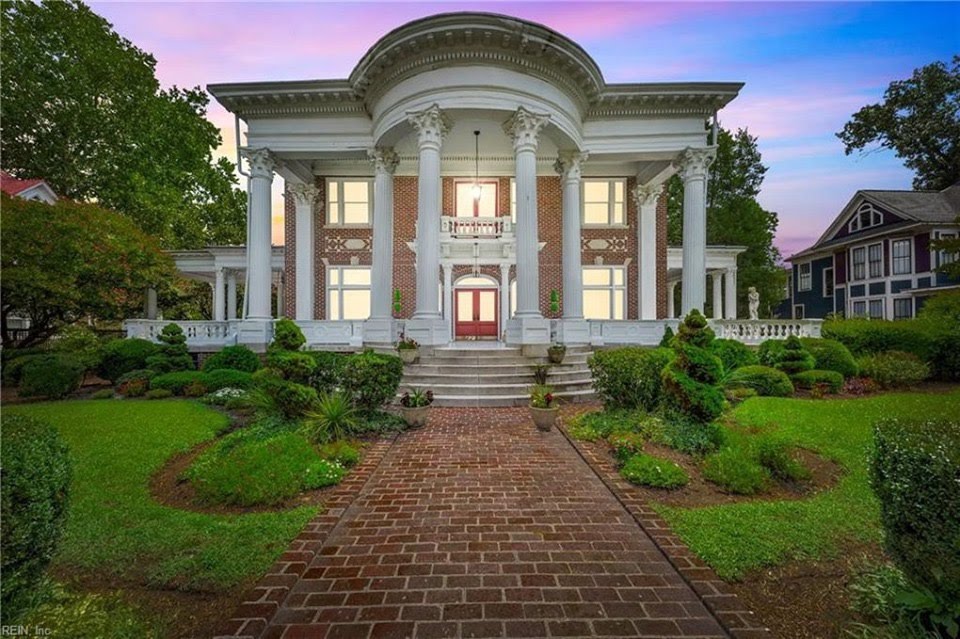 1914 Neoclassical Mansion In Suffolk Virginia — Captivating Houses