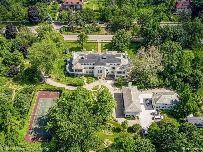 1914 Kresge Mansion For Sale In Detroit Michigan — Captivating Houses