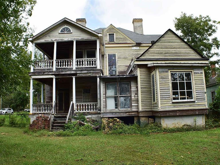 1884 Fixer Upper For Sale In Newberry South Carolina — Captivating Houses