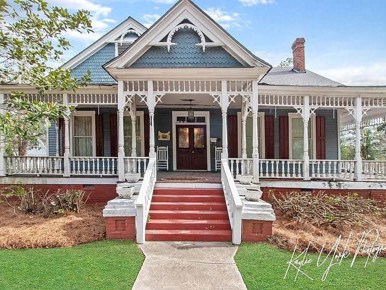 1872 Victorian For Sale In Eufaula Alabama — Captivating Houses