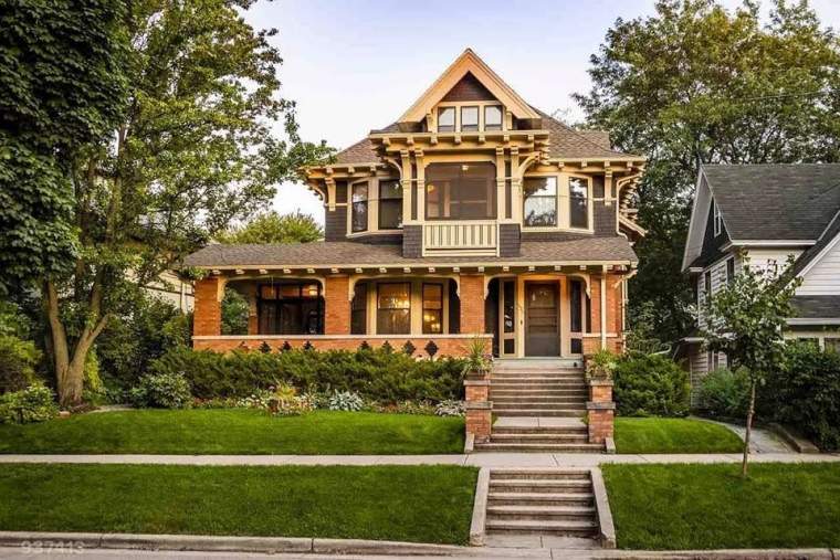 1910 Historic House For Sale In Madison Wisconsin — Captivating Houses