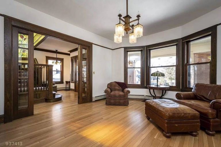 1910 Historic House For Sale In Madison Wisconsin — Captivating Houses