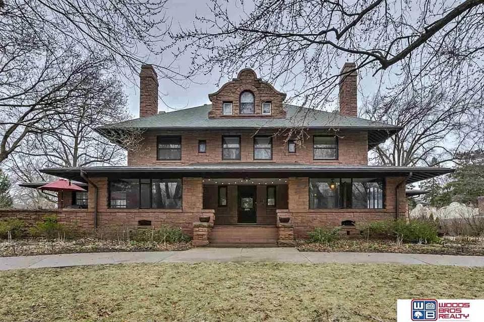 1909 Mission Style Home For Sale In Lincoln Nebraska — Captivating Houses