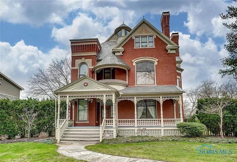 1886-victorian-for-sale-in-findlay-ohio-captivating-houses