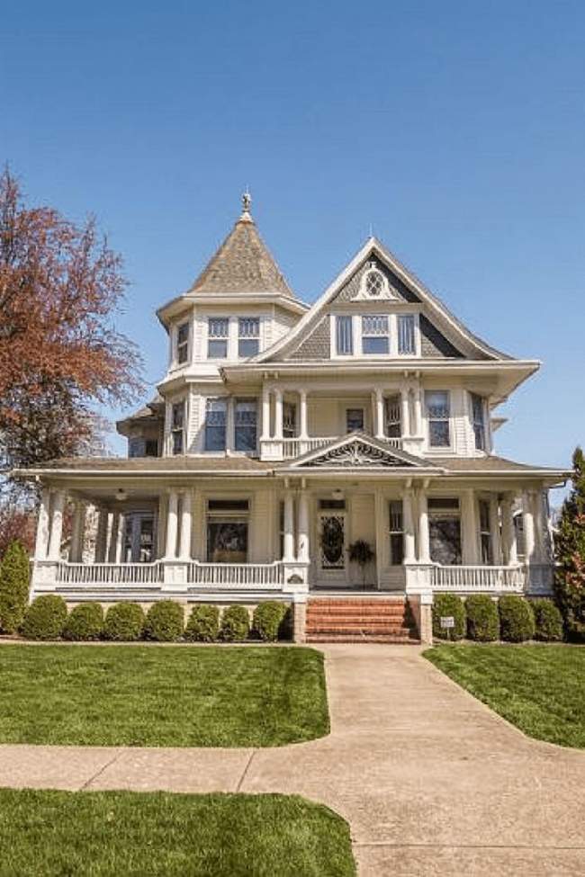 1910 Historic House For Sale In Shenandoah Iowa — Captivating Houses