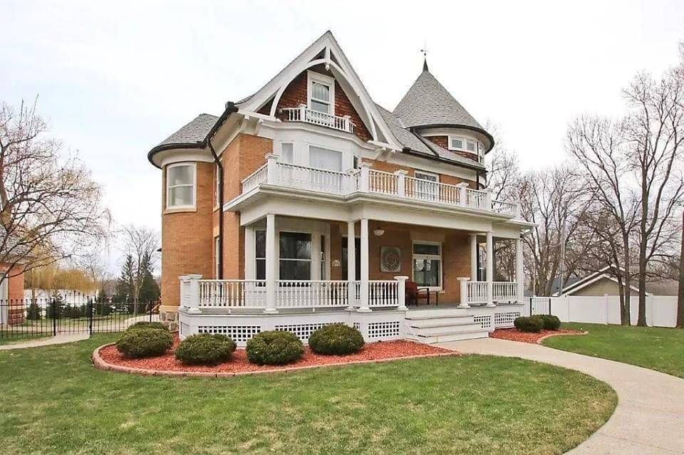 1907 Historic House For Sale In Silver Lake Minnesota — Captivating Houses