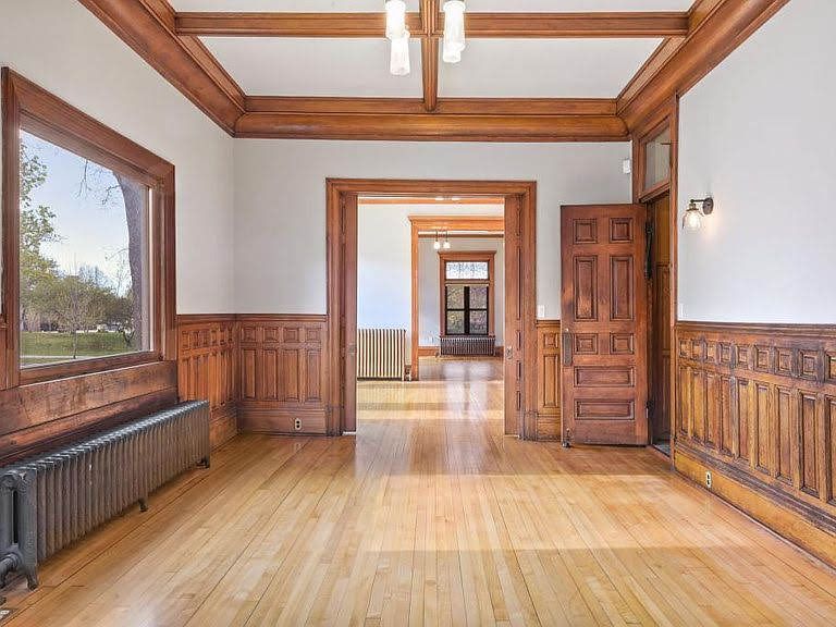 1884 Victorian For Sale In Saint Paul Minnesota — Captivating Houses