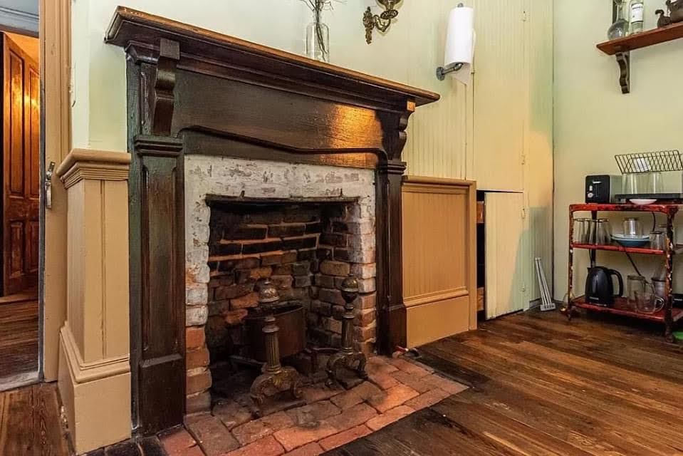 1850 Historic House For Sale In Crawford Georgia — Captivating Houses