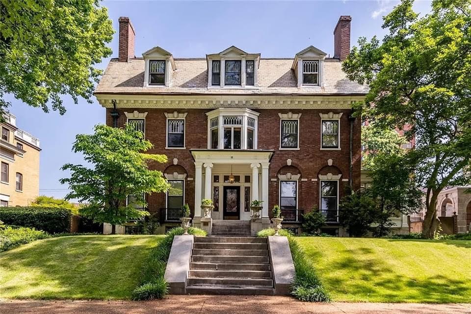 1905 Colonial Revival For Sale In Saint Louis Missouri — Captivating Houses