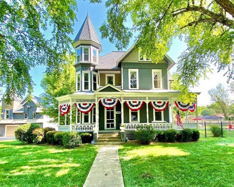 1886 Victorian For Sale In Springfield Missouri — Captivating Houses