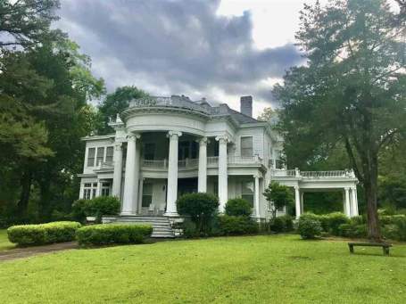 1903 Colonial Revival For Sale In Hazlehurst Mississippi — Captivating ...