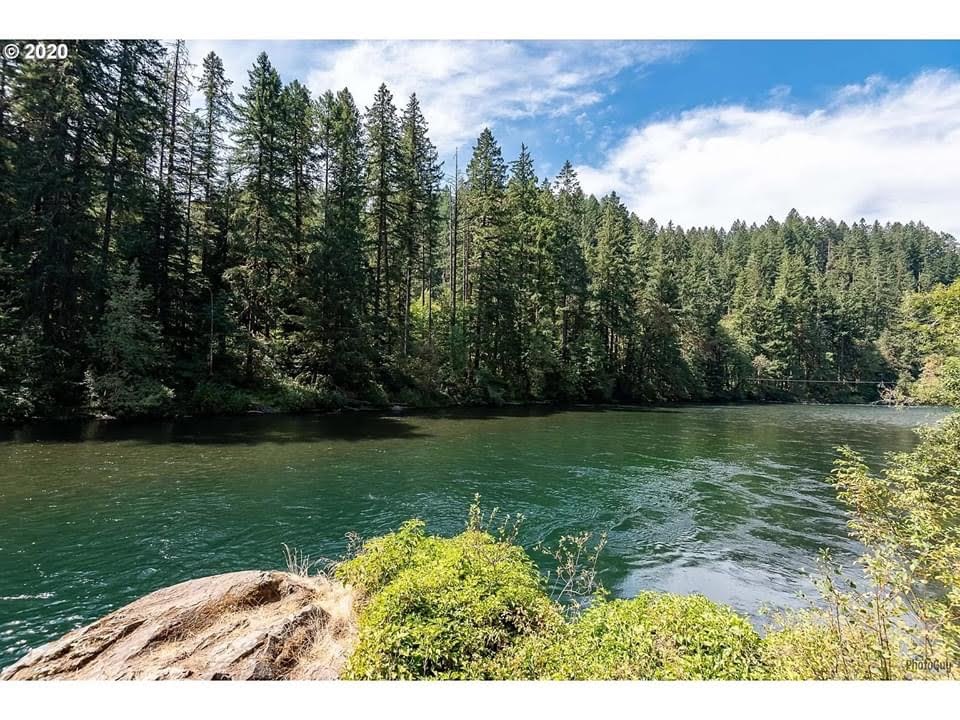 1942 Waterfront Home For Sale In Vida Oregon — Captivating Houses