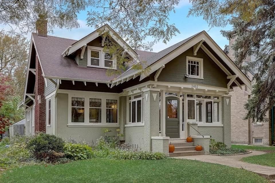 1919 Craftsman For Sale In Milwaukee Wisconsin Captivating Houses   IMG 0093 