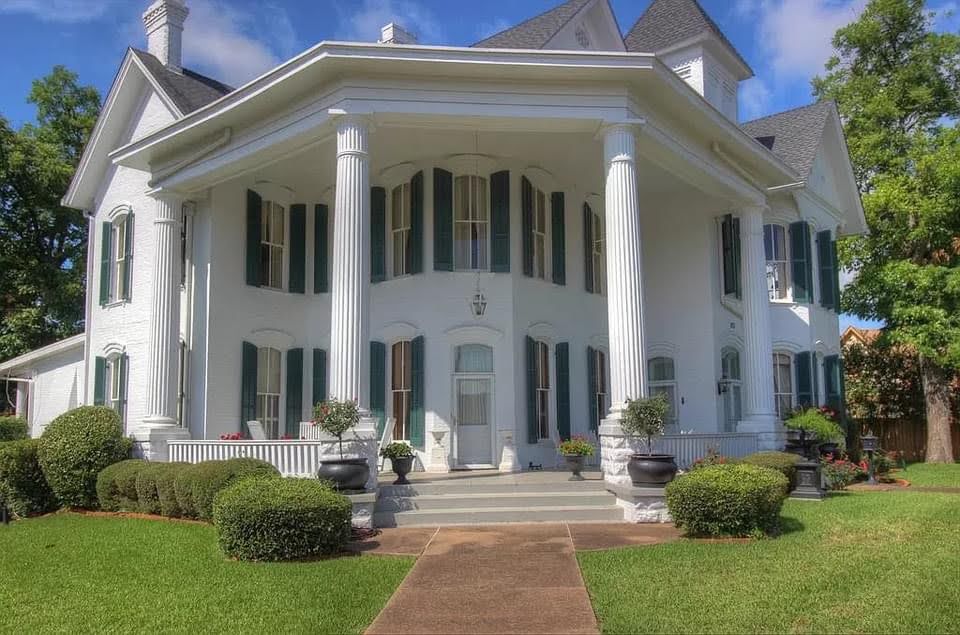 1884 Historic House For Sale In Rusk Texas — Captivating