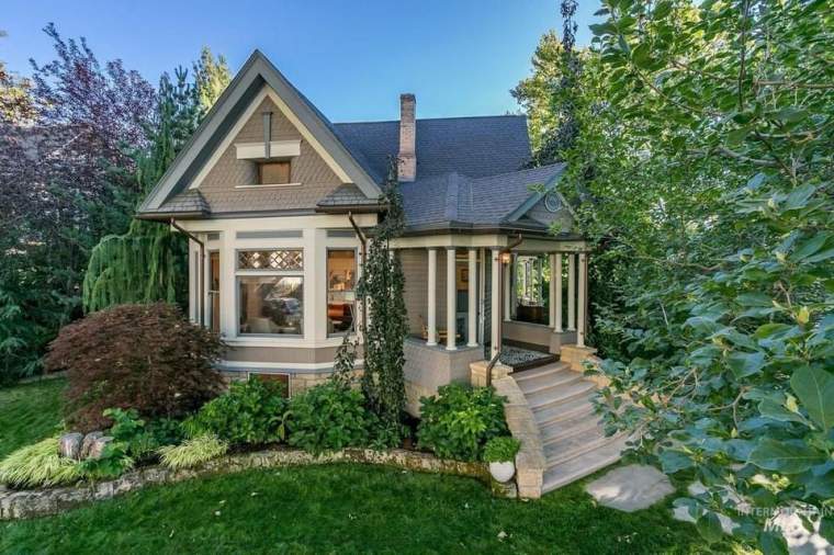 1898 Queen Anne Cottage For Sale In Boise Idaho — Captivating Houses