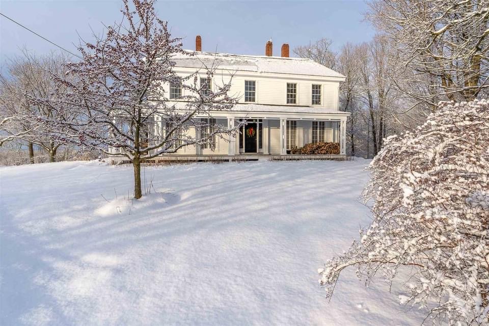 1825 Farmhouse For Sale In Middlebury Vermont — Captivating Houses