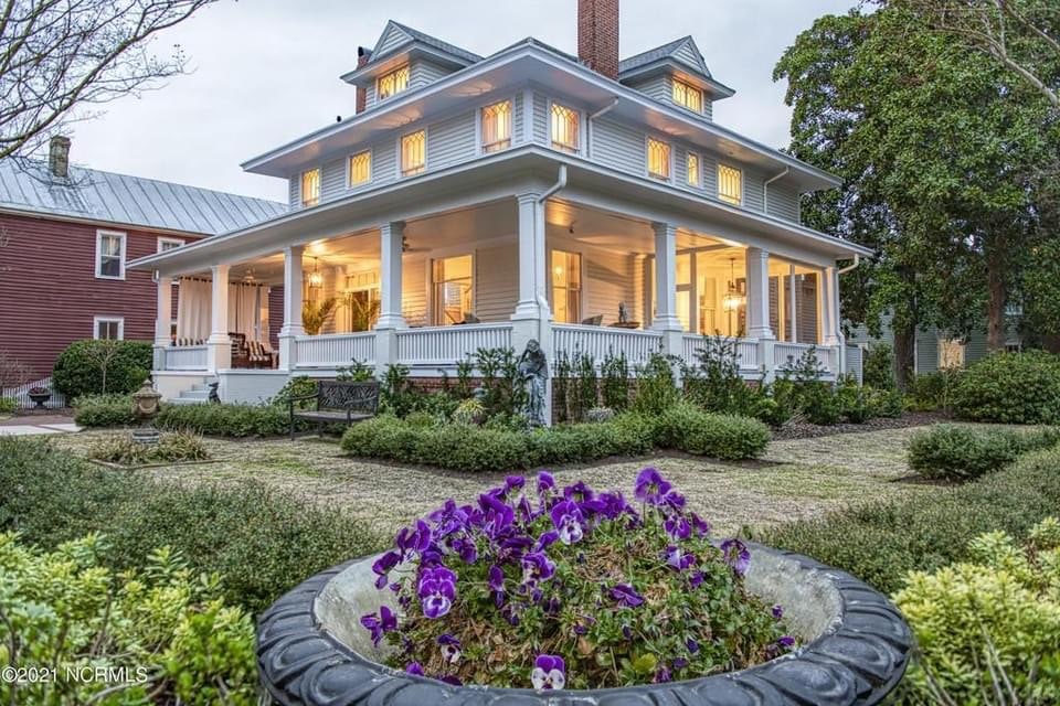 1912 Foursquare For Sale In New Bern North Carolina — Captivating Houses