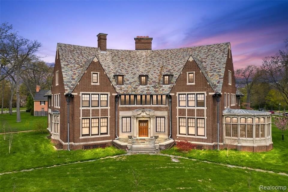 1922 Tudor Revival For Sale In Detroit Michigan