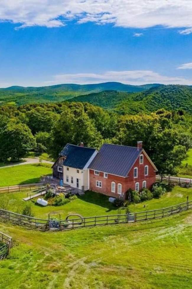 1824 Farmhouse For Sale In Tunbridge Vermont — Captivating Houses