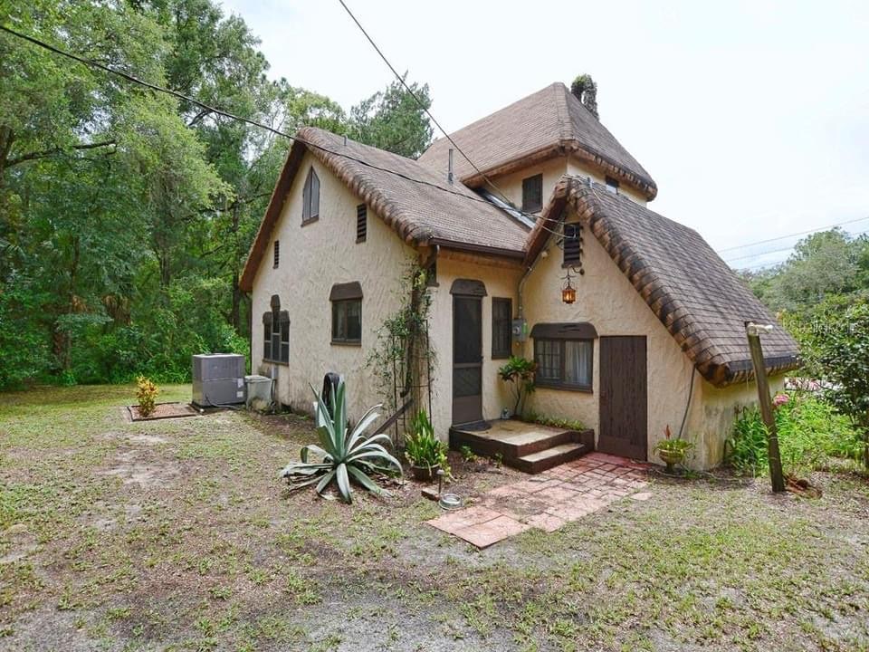 1926 Iconic Storybook Home For Sale In Mount Plymouth Florida