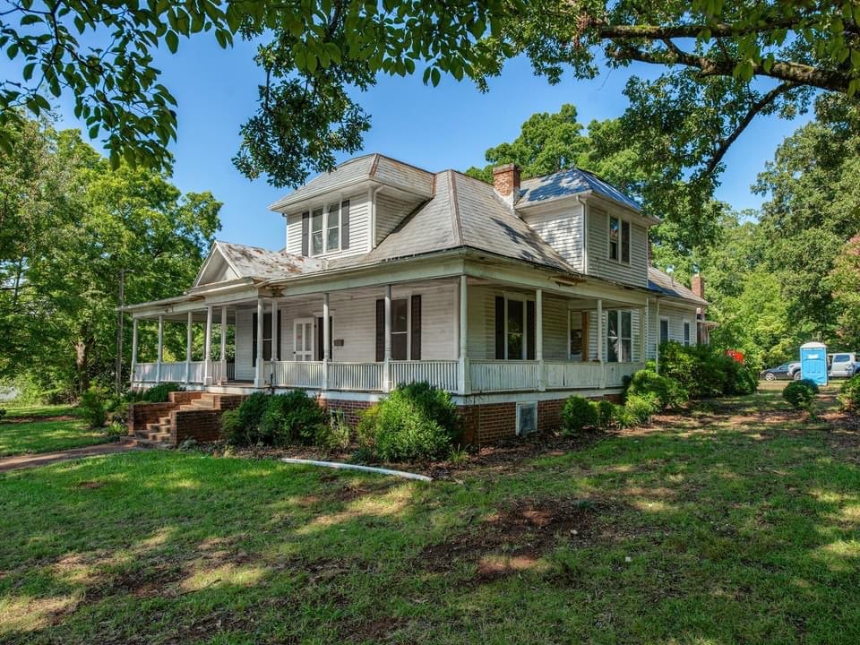 1913 Farmhouse For Sale In Belmont North Carolina — Captivating Houses