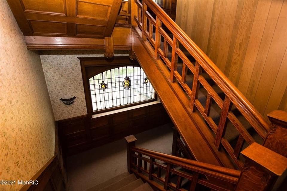 1898 Lee Mansion For Sale In Dowagiac Michigan