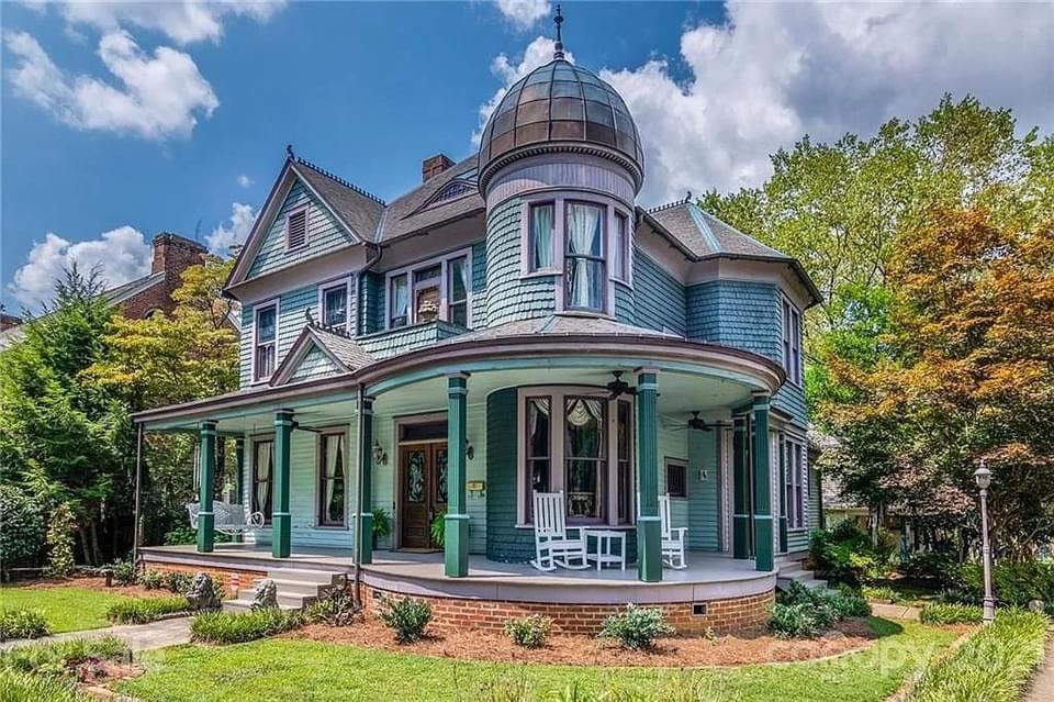1901 Victorian For Sale In Statesville North Carolina — Captivating Houses