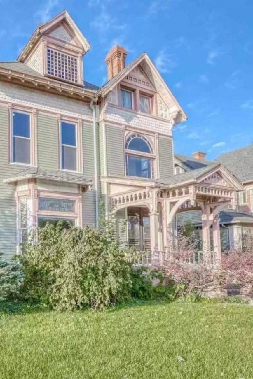 1883 Victorian For Sale In Huntington Indiana