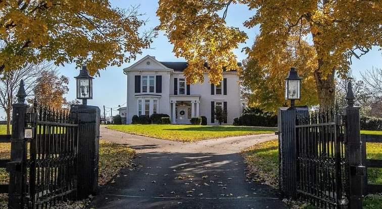 1871 Farmhouse For Sale In Danville Kentucky — Captivating Houses