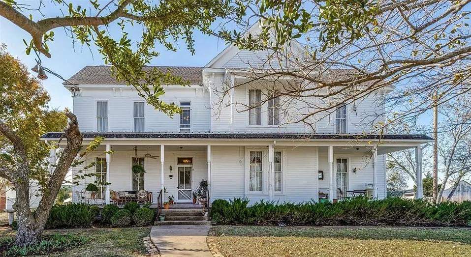 1852 Italianate For Sale In Waxahachie Texas — Captivating Houses
