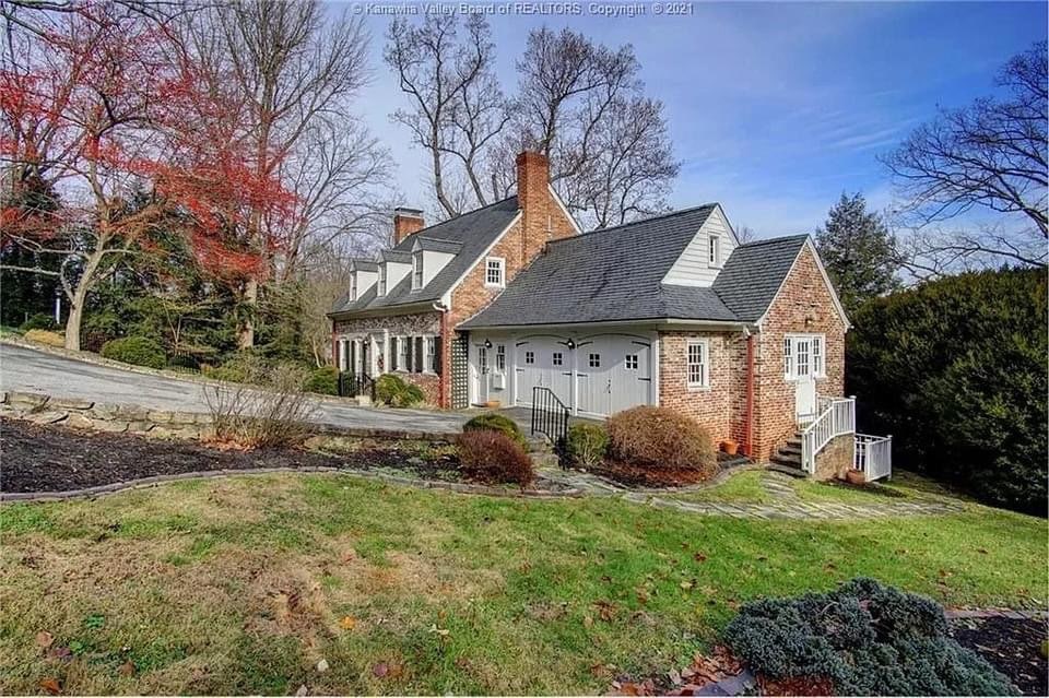 1940 Colonial Revival For Sale In Charleston West Virginia