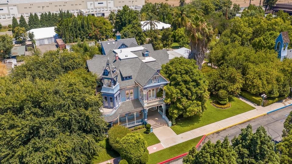 1890 Edwards Mansion For Sale In Redlands California
