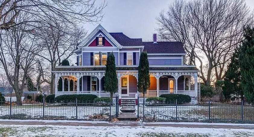 1882 Victorian For Sale In Minneapolis Kansas — Captivating Houses
