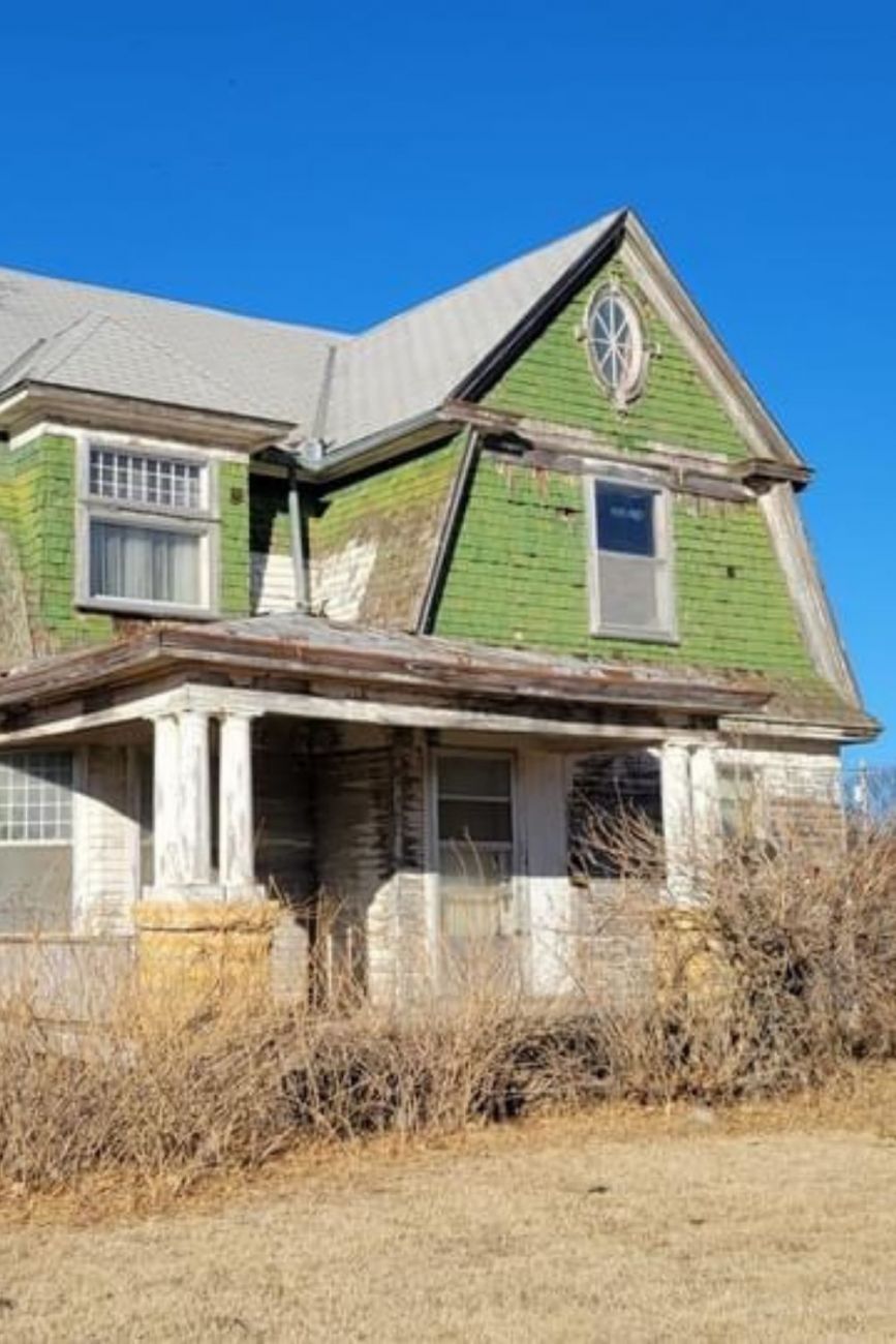 1910 Dutch Colonial For Free In Lincoln Kansas
