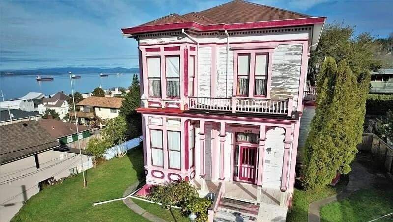 1883 Victorian For Sale In Astoria Oregon — Captivating Houses