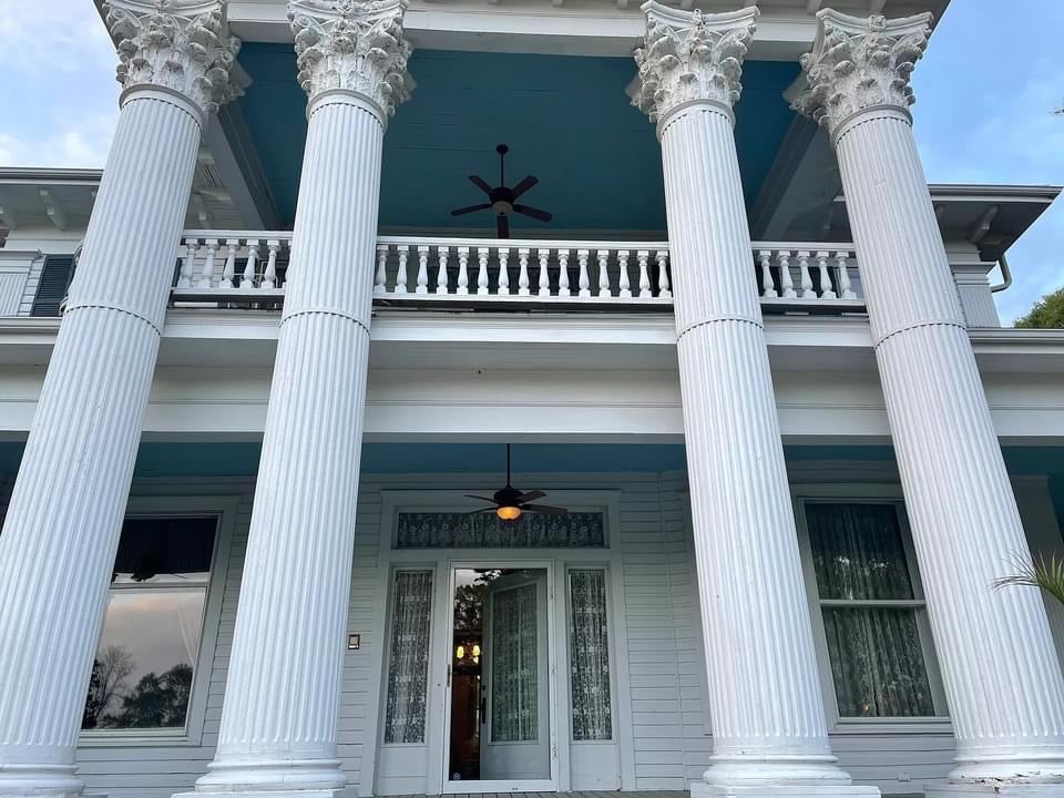 1907 Neoclassical For Sale In Oakland Mississippi
