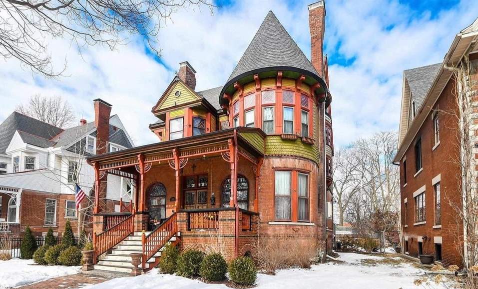1890 Victorian For Sale In Peoria Illinois — Captivating Houses