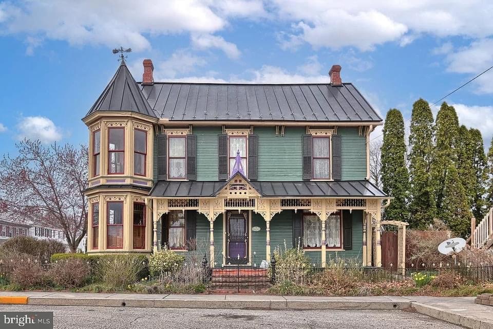 1876 Victorian For Sale In Etters Pennsylvania — Captivating Houses