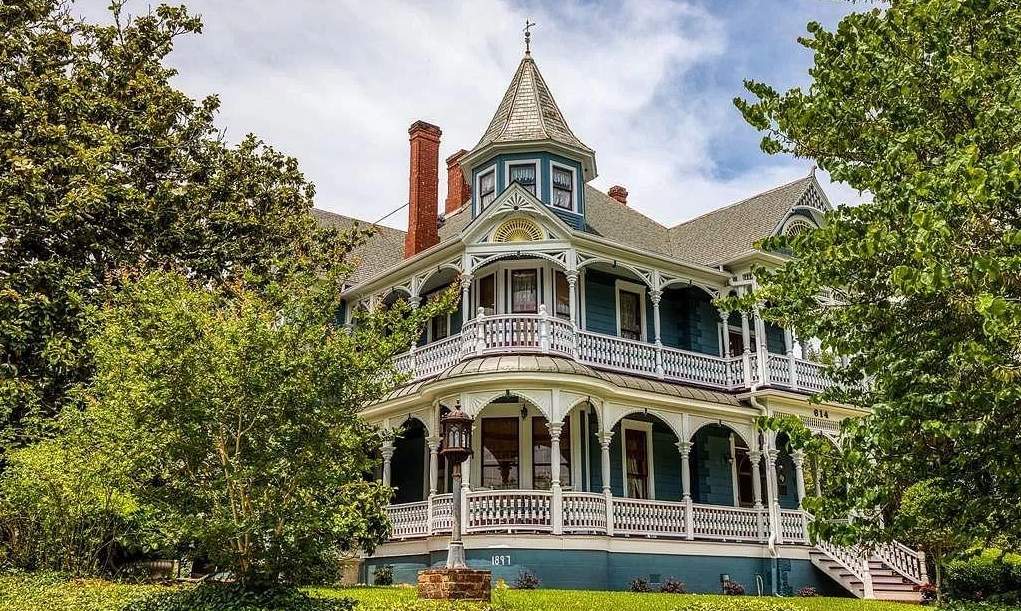 1897 Victorian For Sale In Brenham Texas — Captivating Houses