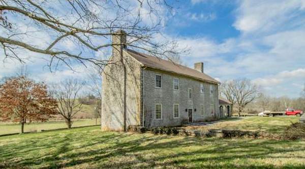 1780 Harkaway Farm For Sale In Paris Kentucky — Captivating Houses