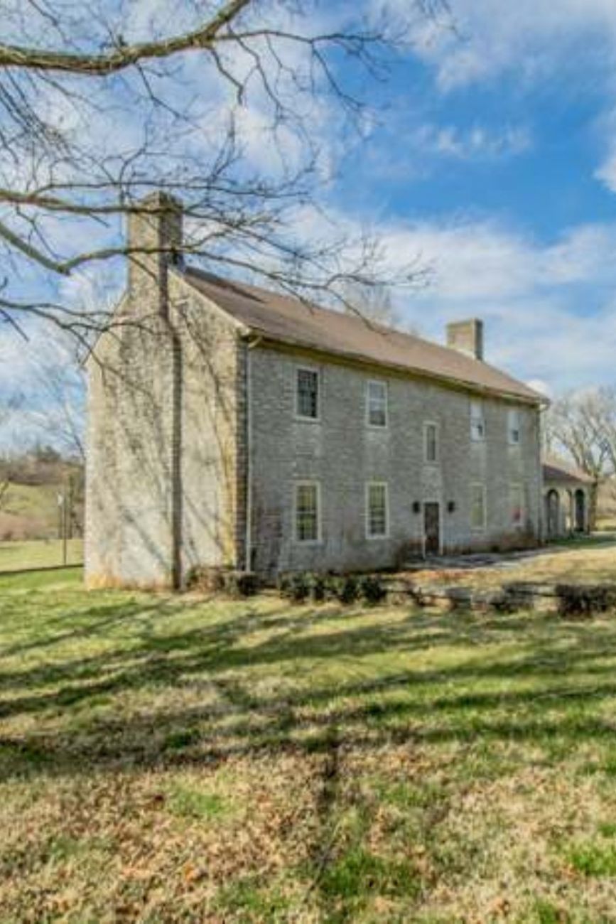 1780 Harkaway Farm For Sale In Paris Kentucky