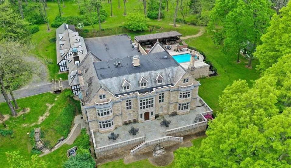 1973 Mansion For Sale In Lancaster Pennsylvania — Captivating Houses