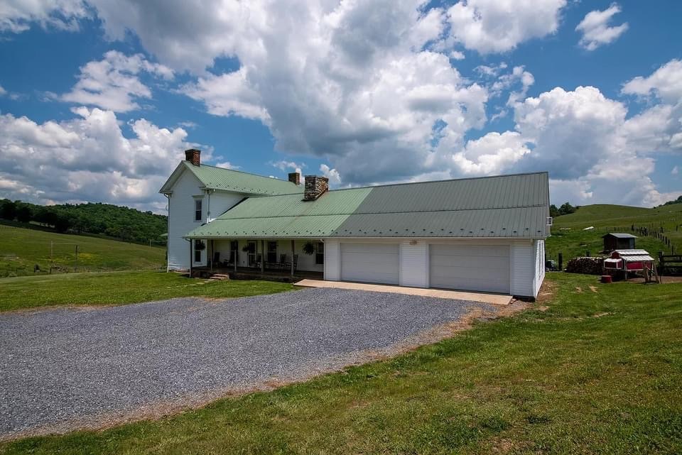 1850 Farmhouse For Sale In Saltville Virginia
