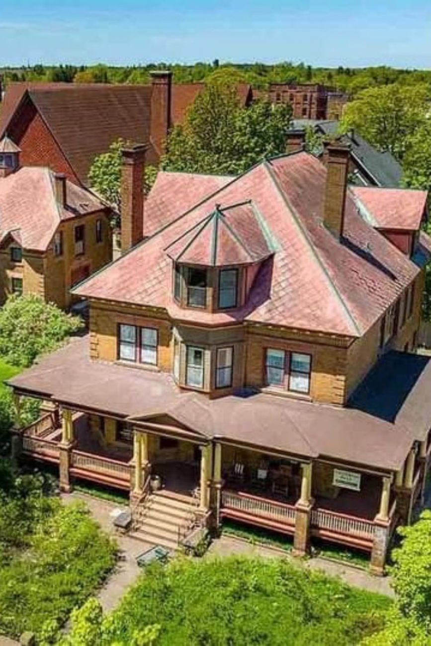 1906 Mansion For Sale In Laurium Michigan