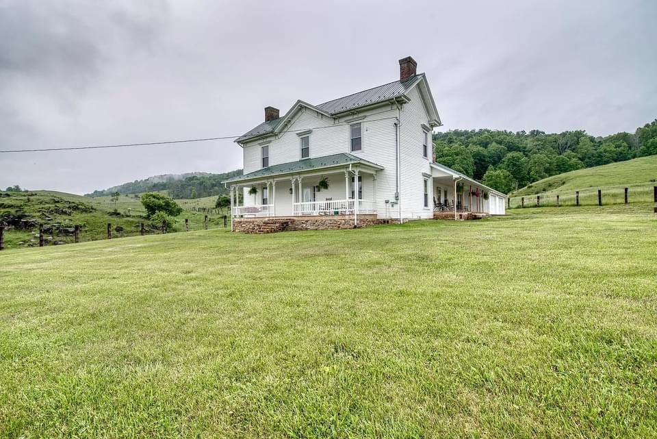 1850 Farmhouse For Sale In Saltville Virginia