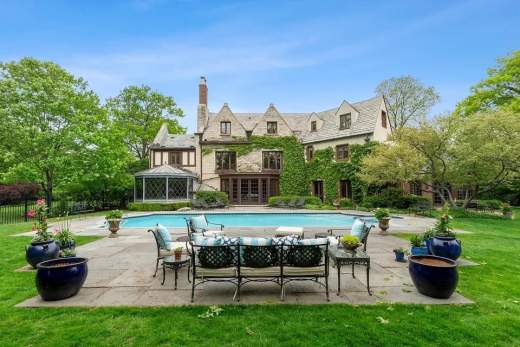 1926 Mansion In Winnetka Illinois — Captivating Houses