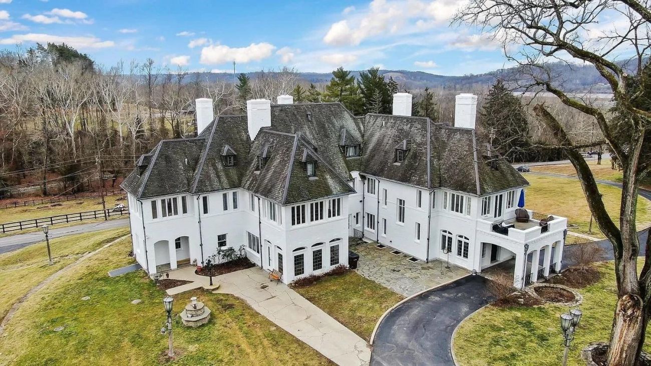 1926 Mansion For Sale In New Richmond Ohio — Captivating Houses