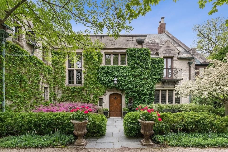 1926 Mansion For Sale In Winnetka Illinois — Captivating Houses